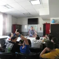 مجتمع آموزشی پیشگامان